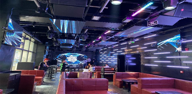 衡阳酒吧 P4 高清 LED 氛围互动项目